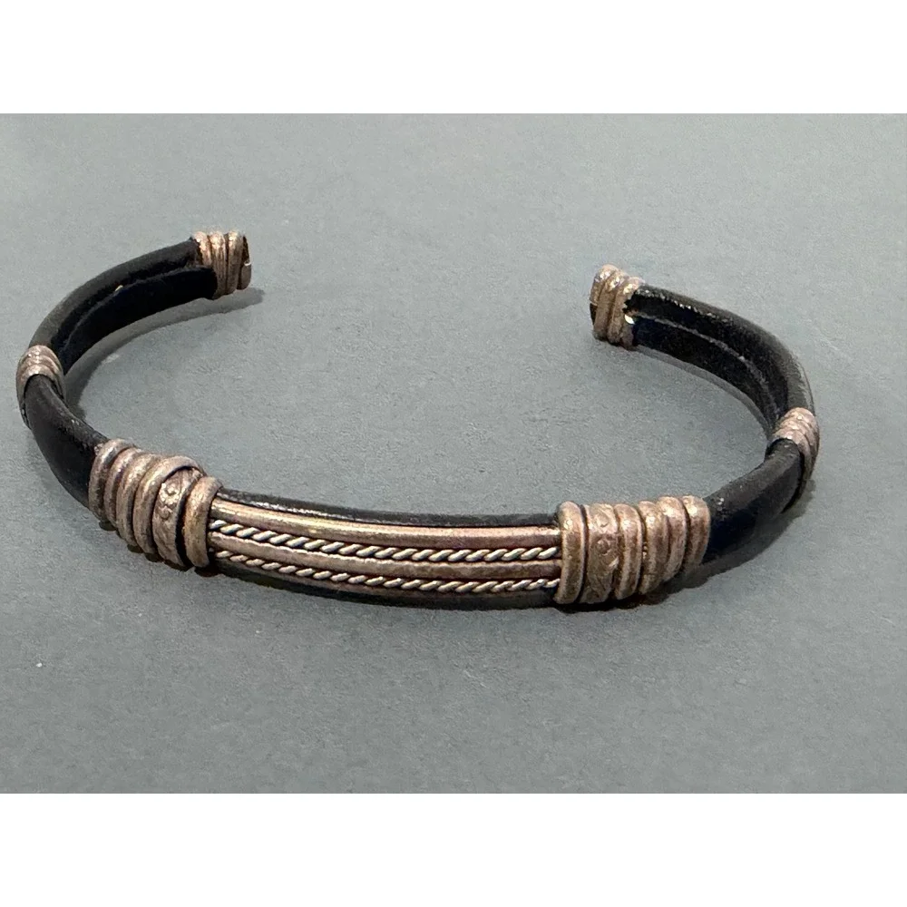 Cuff Bracelet Unisex 7in Black Leather  Silver Tone Tribal‎ Wire Wrap